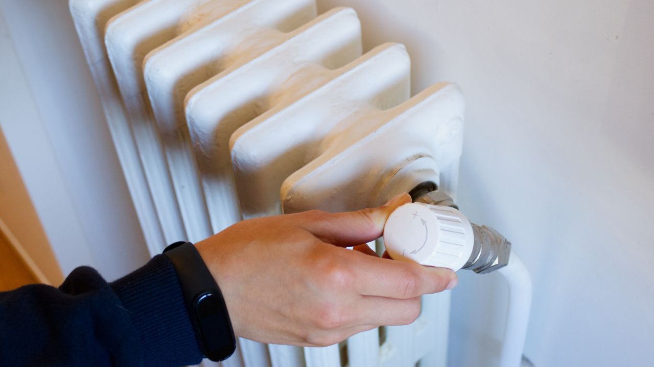 Mieszkańcy bloków robią to nagminnie. Szykują się zmiany, będzie nowa opłata