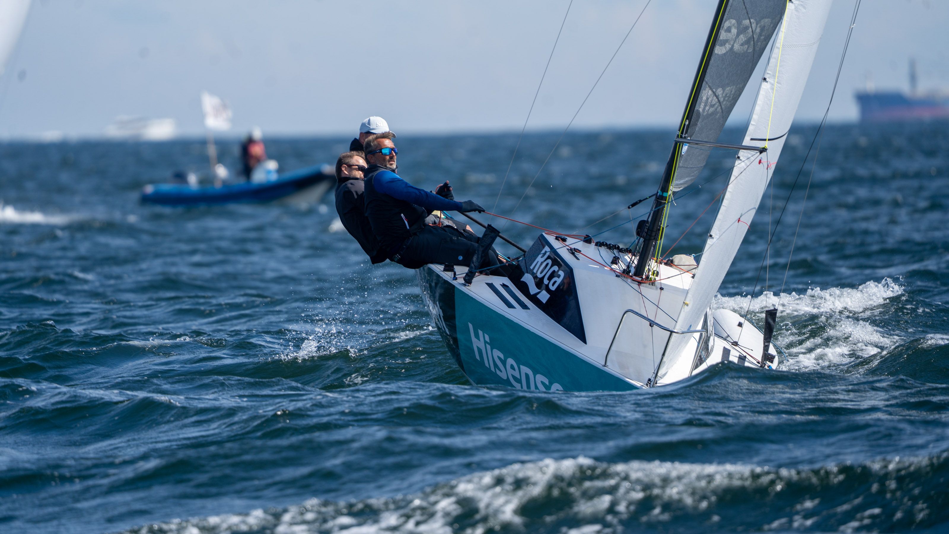 77 racing zwycięża podczas LOTTO Gdynia Sailing Days