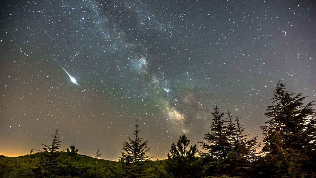 Dziś w nocy spójrz w niebo, a nie pożałujesz. Niezwykłe zjawisko zaprze dech w piersiach