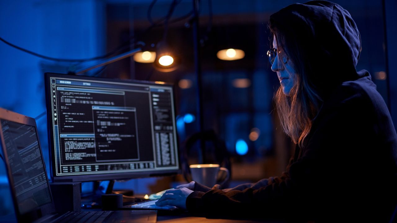 Potężny atak na polskie biuro podróży. Ministerstwo Cyfryzacji potwierdza, wyciekły dane klientów