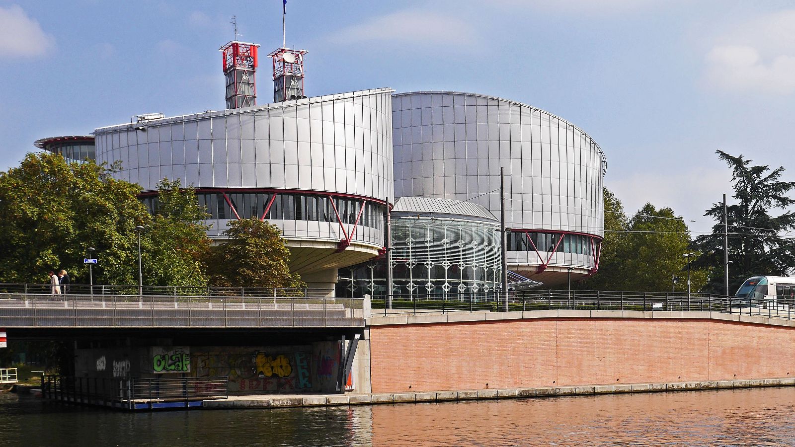 Trybunał Konstytucyjny reaguje na decyzję ws. sędziów. Padły mocne słowa