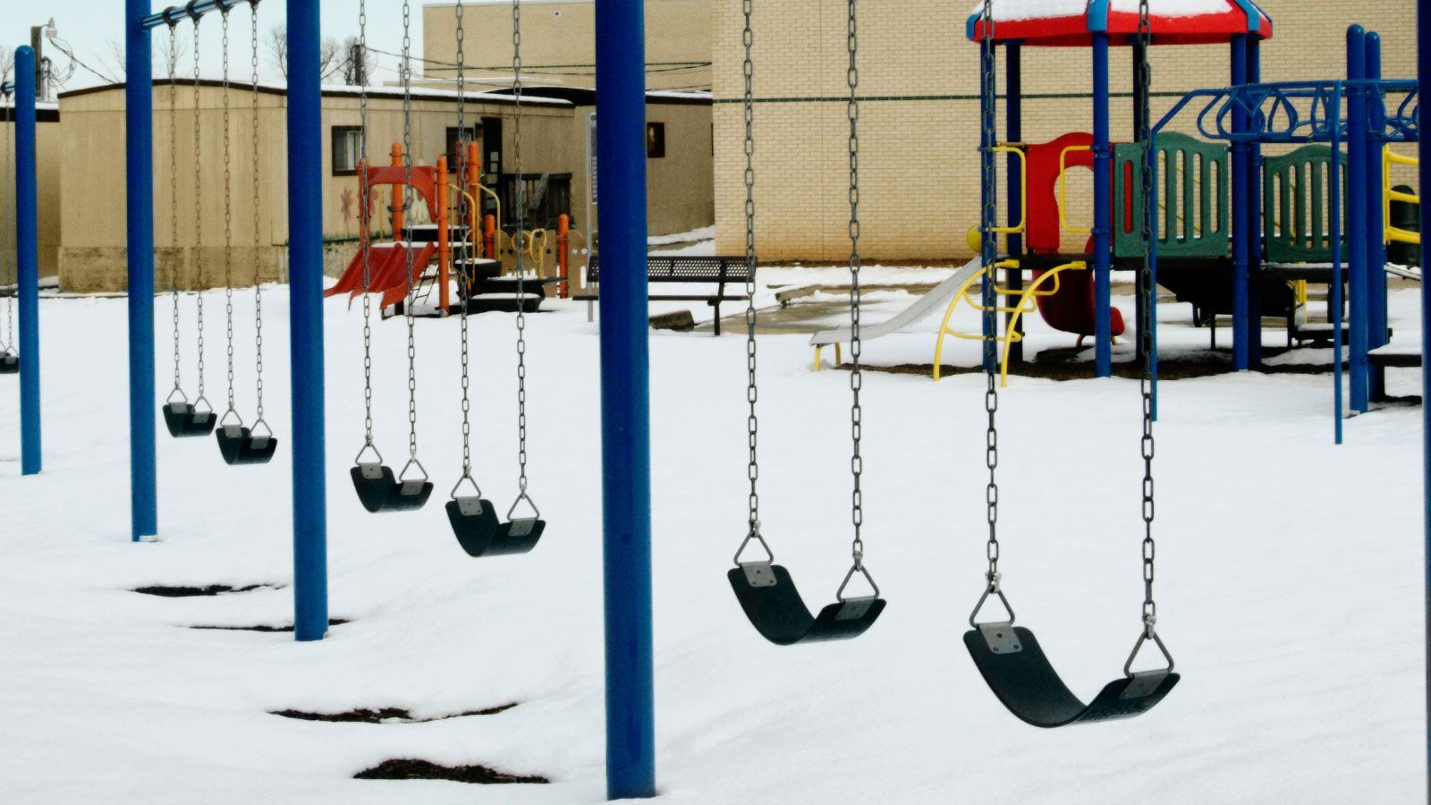 Odwołane zajęcia z powodu mrozu. Ile musi być stopni, by uczniowie nie poszli do szkoły?