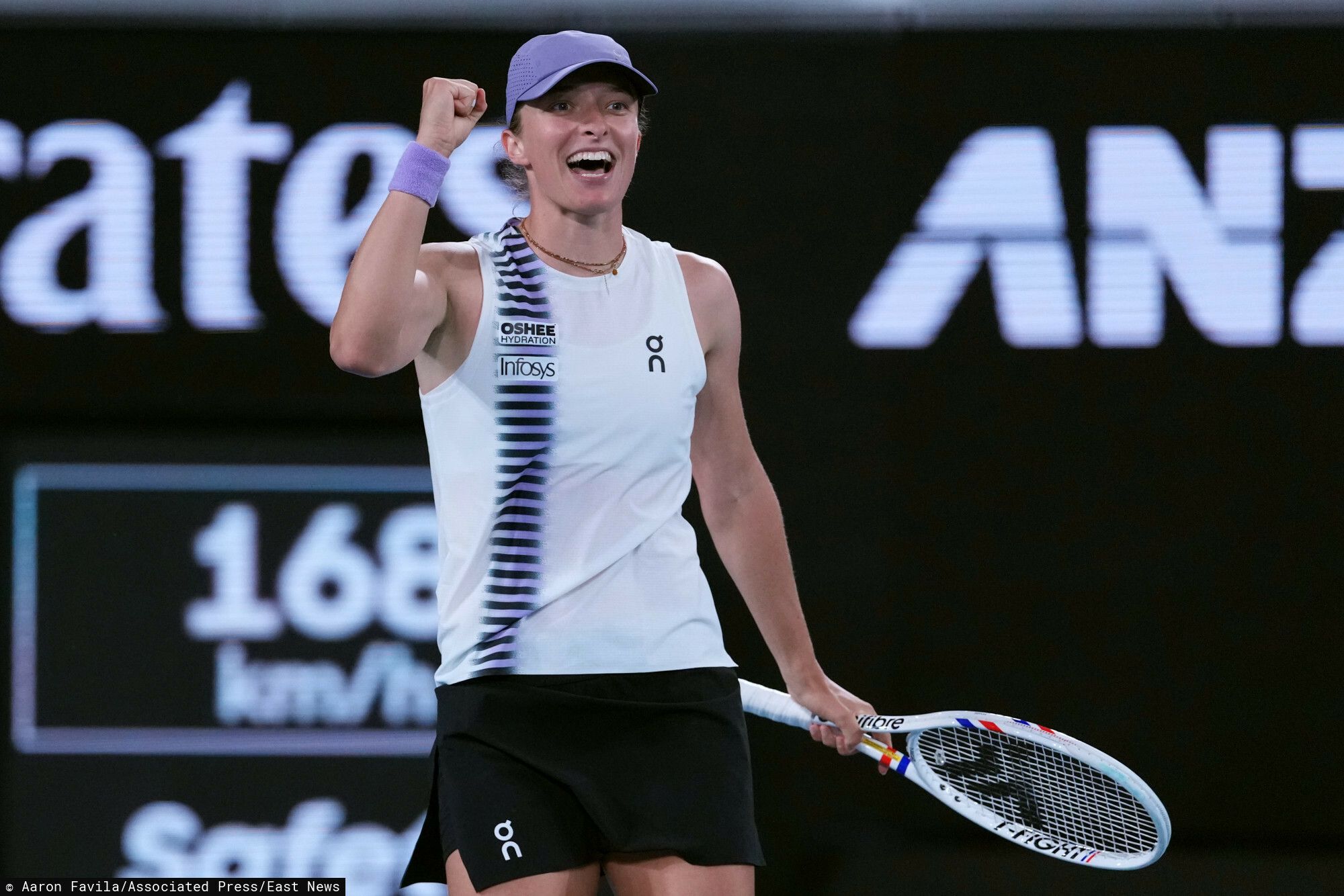 Nietypowe sceny tuż po meczu Świątek. Polka nie wytrzymała, nagle złapała się za twarz