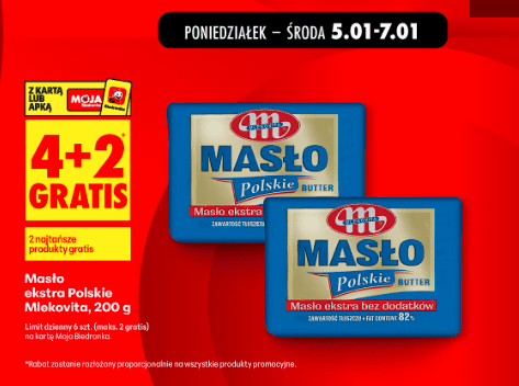 "2+1 gratis" w Biedronce. Masło, jaja i mięso jeszcze taniej, klienci ładują do wózków