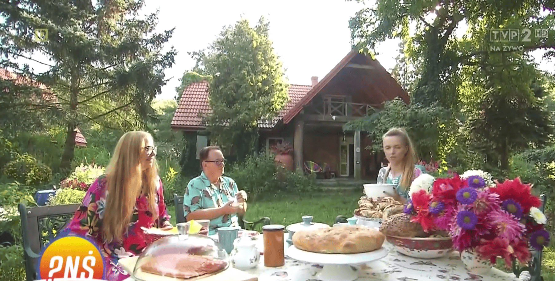 Wyszczerbione talerze, pranie na sznurku i mnóstwo zwierząt. Tak dziś żyją Ewa Kuryło i Piotr Pręgowski