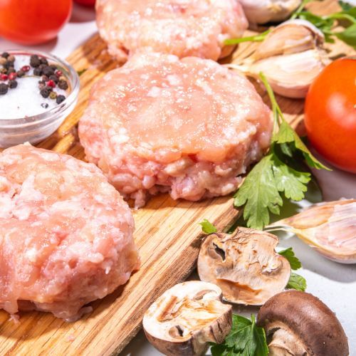 Żadna wieprzowina, jest lepsze mięso na mielone. Soczyste kotlety smakują jak marzenie