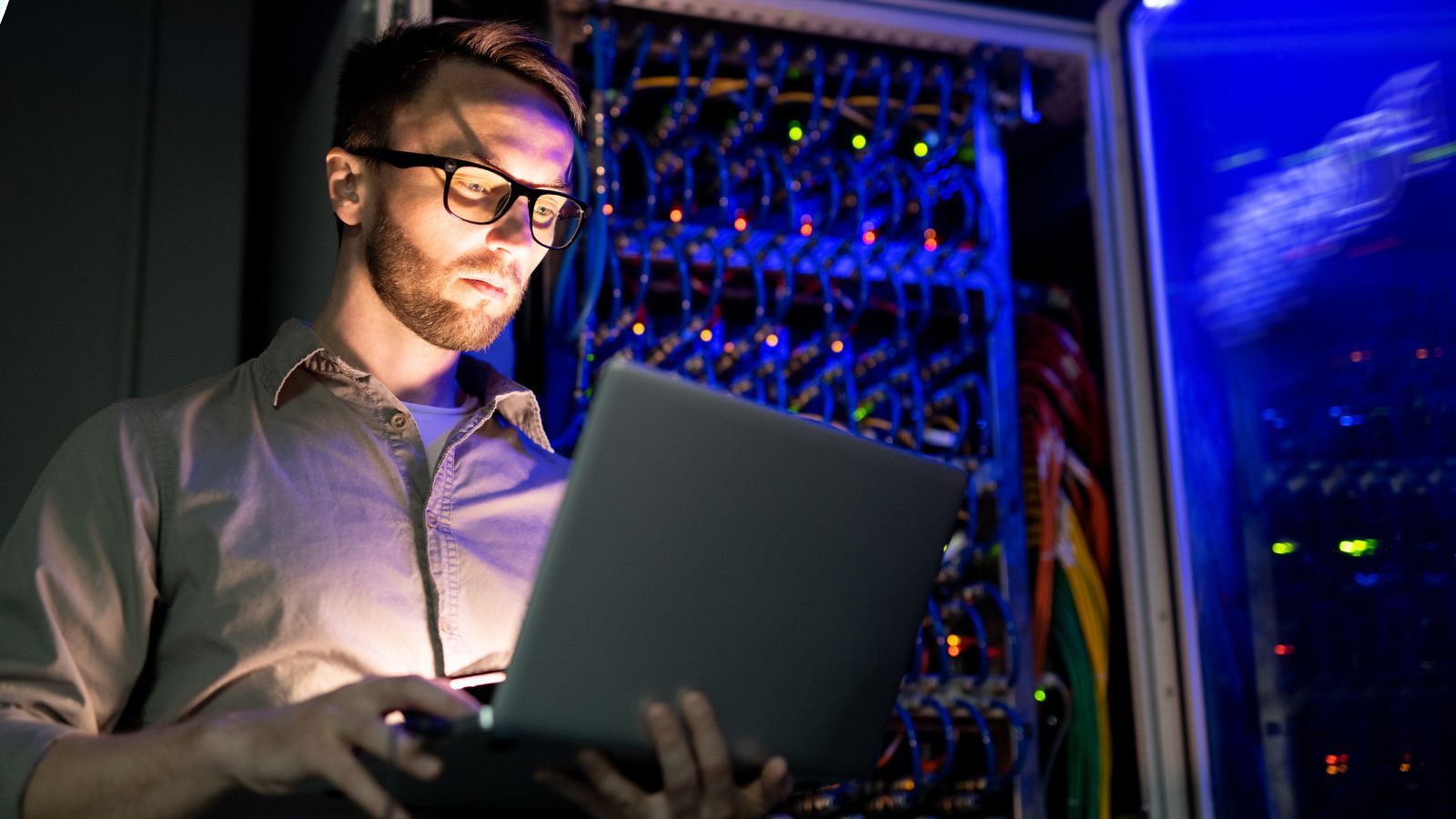 Koniec eldorado w IT. Firmy płacą dobrze, lecz juniorzy wypadają z gry