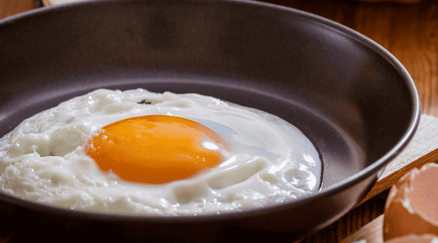 Jak zrobić idealne jajko sadzone? 