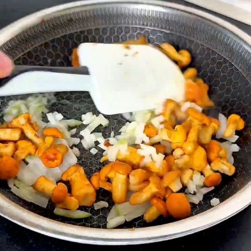 Jajecznica z kurkami. Mamy najlepszy przepis