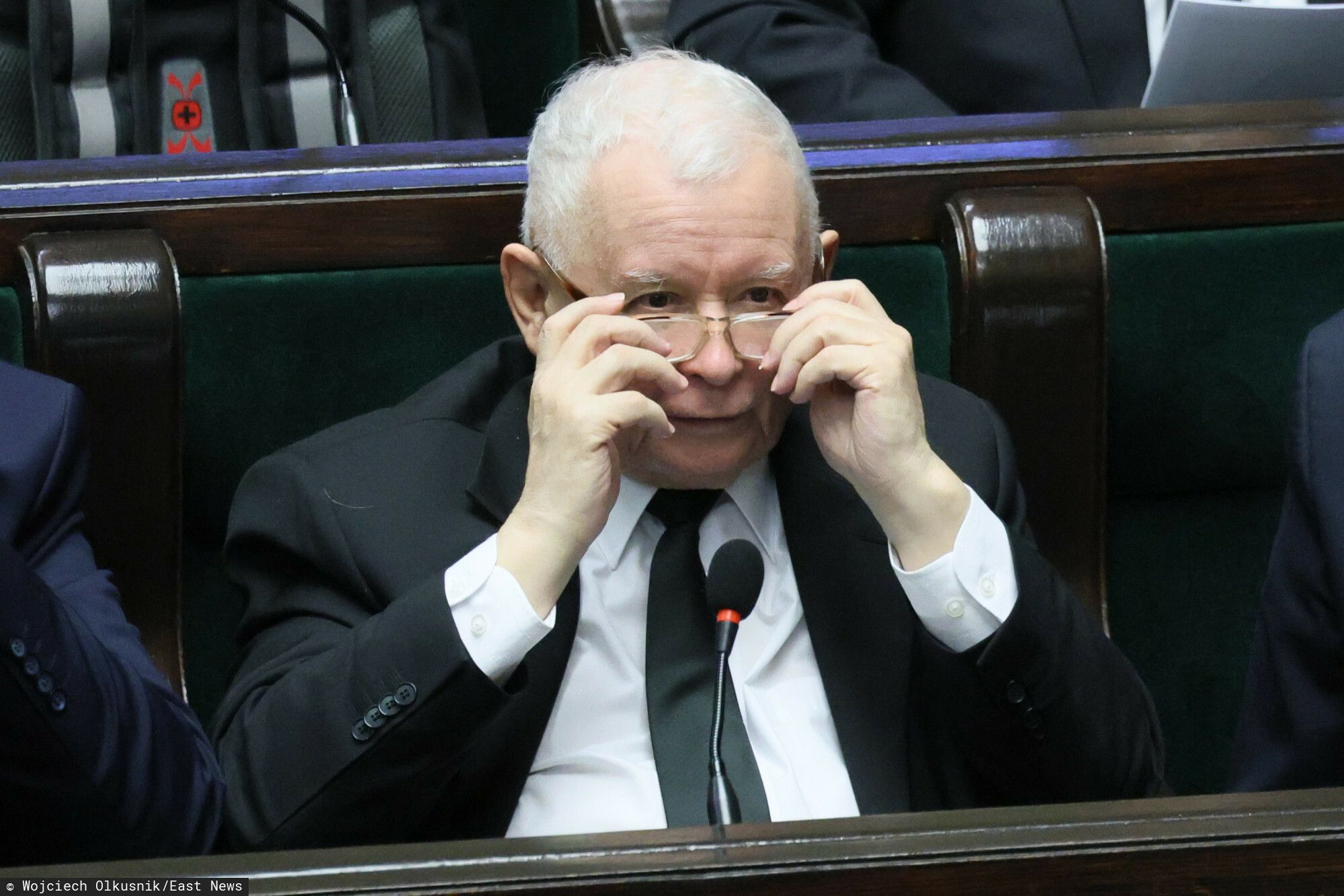 Desant Włosowicza i „wiosenne porządki” prezesa. Dlaczego PiS pęka od środka, gdy koalicja trwa?