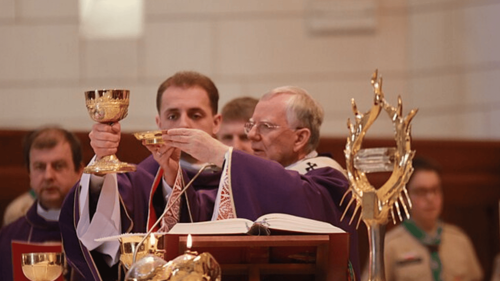 Wyliczyli co do złotówki, jaką emeryturę dostanie abp Jędraszewski. Oto kwota