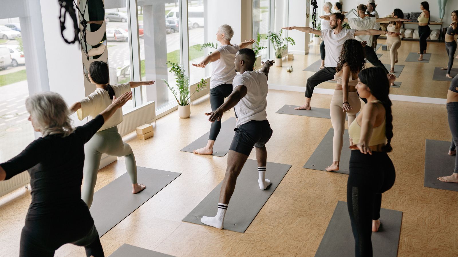 Gigant odzieżowy w końcu wkracza do Polski. Klienci na to czekali, obkupią się już pierwszego dnia