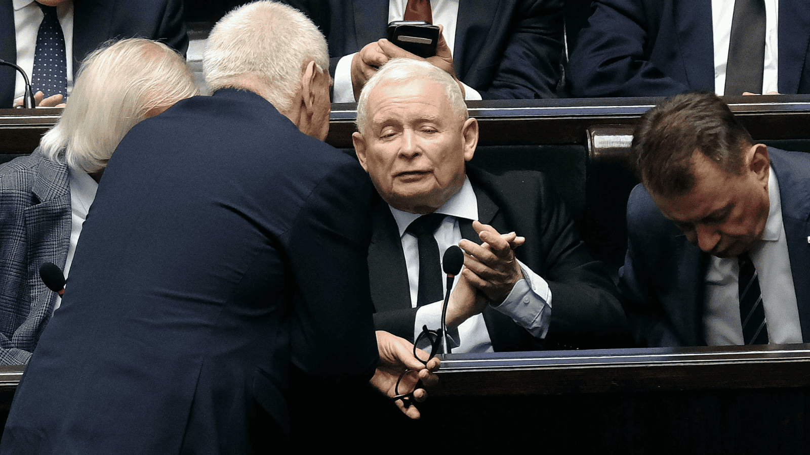 Najnowszy sondaż. Polacy zadecydowali, komu oddaliby władzę