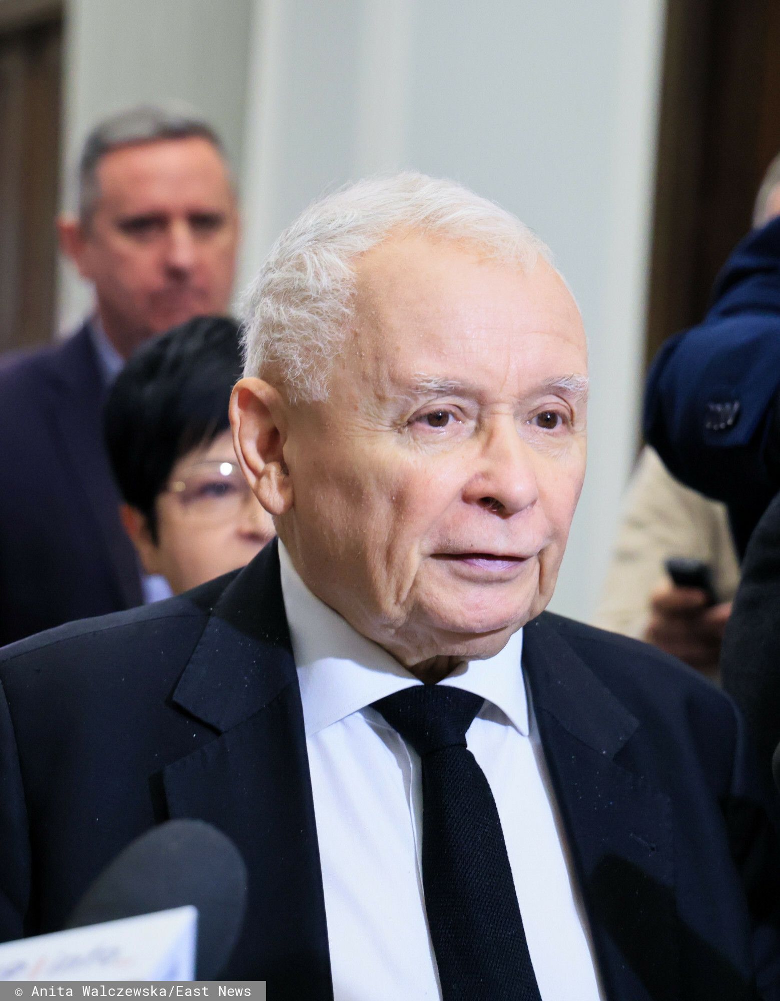 Takiego sondażu jeszcze nie było, trzy partie poza Sejmem. Niepokojące wieści dla Tuska