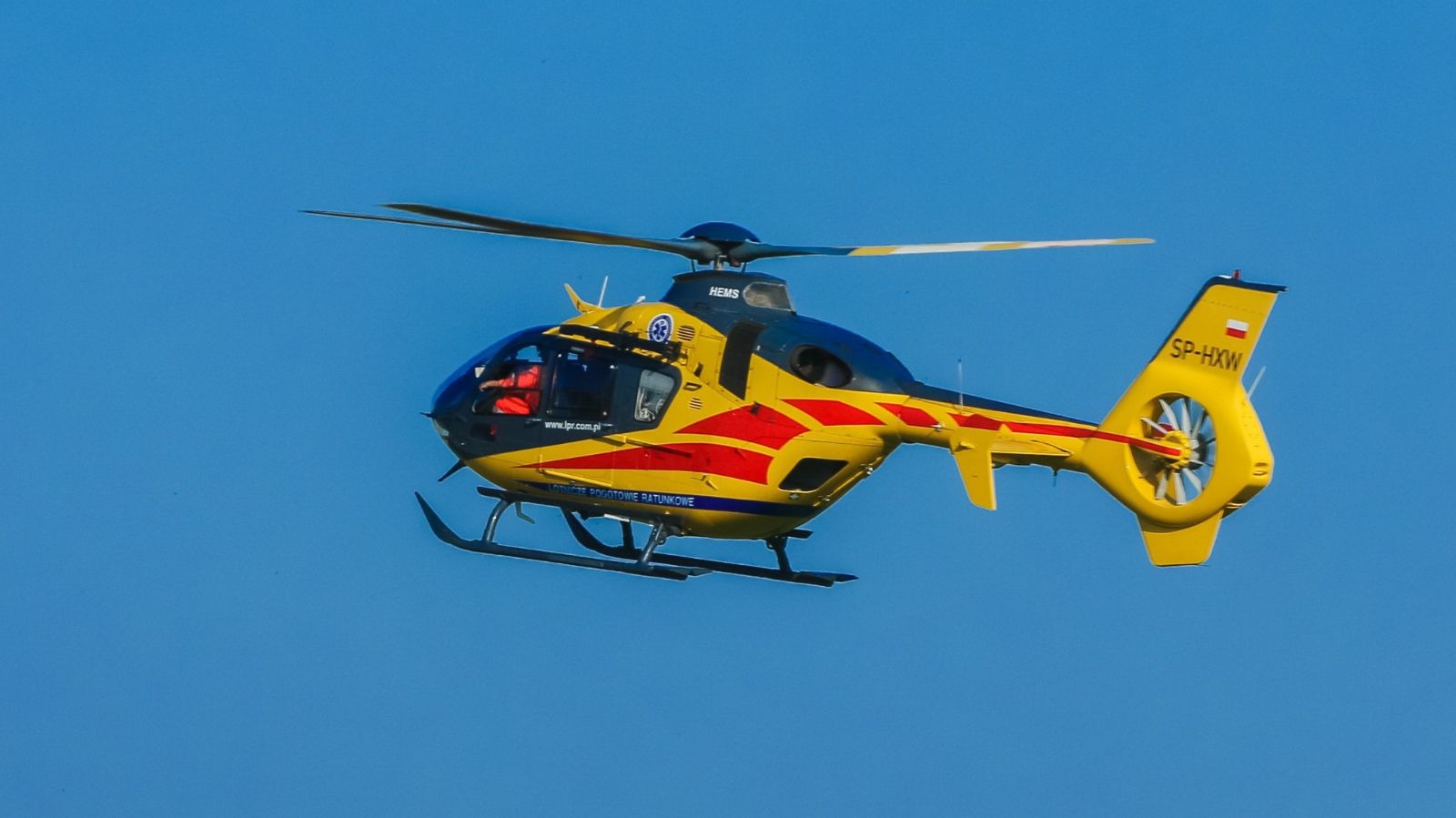Śmiertelny wypadek w Kamionce. 17-latek wpadł pod ciągnik