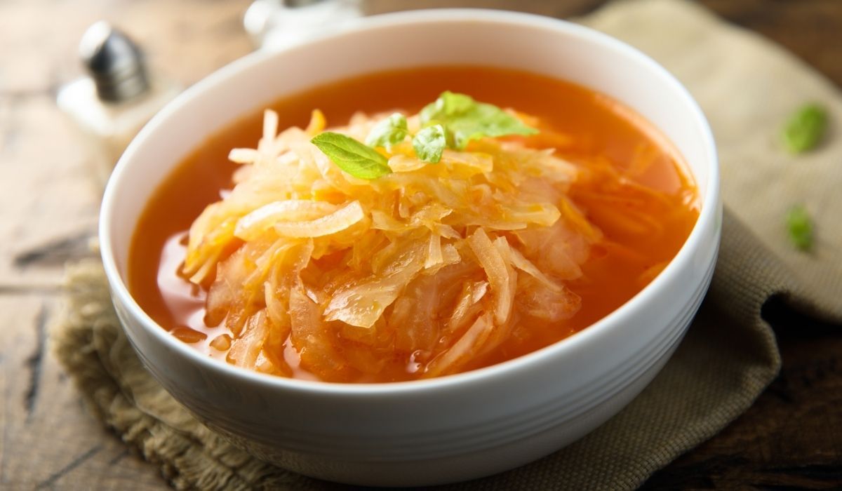 Babcina zupa działa jak balsam na jelita. Chroni też przed rakiem piersi