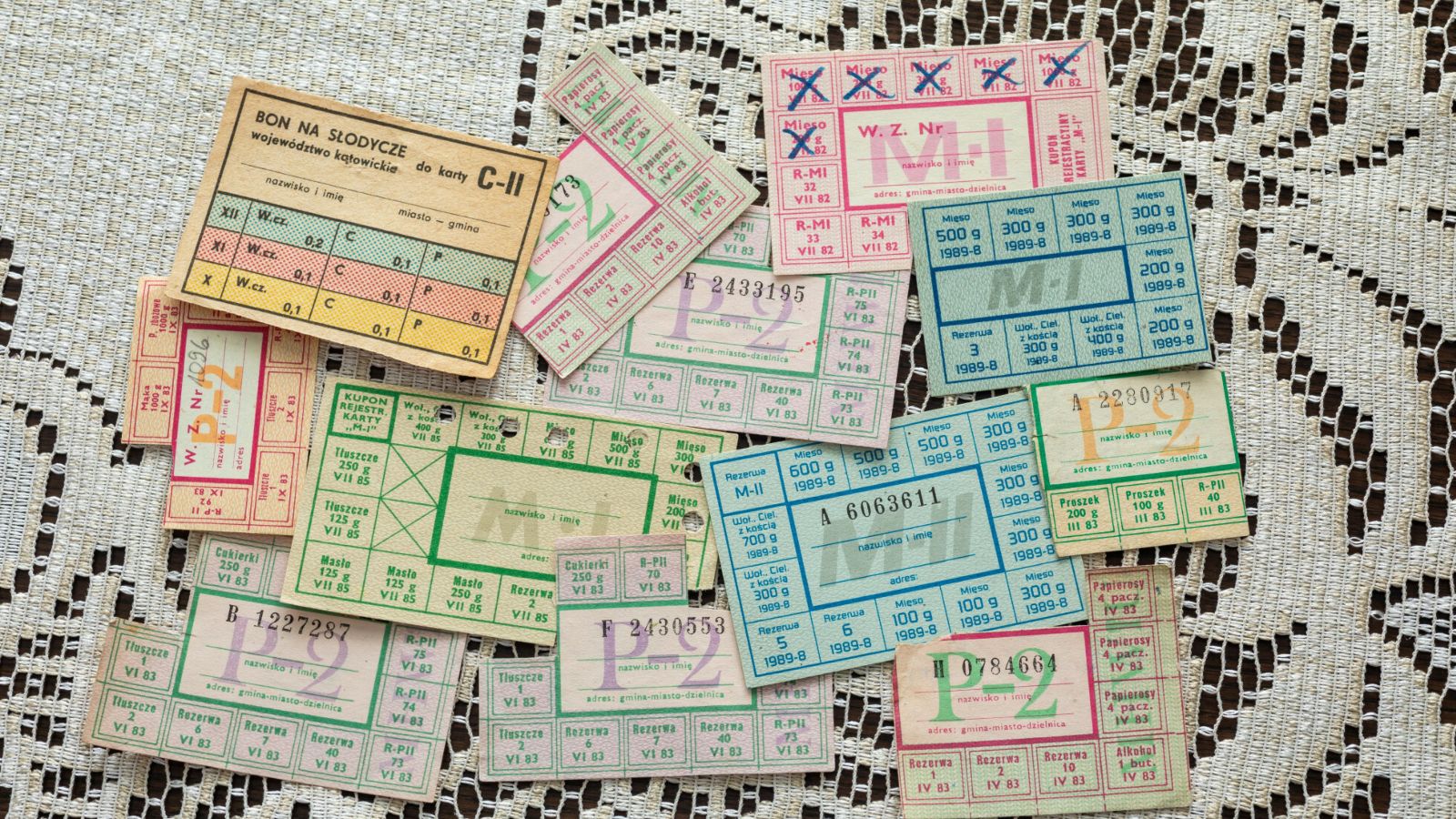 Kartki z PRL-u są dziś warte krocie. Kolekcjonerzy ich poszukują, koniecznie sprawdź szuflady