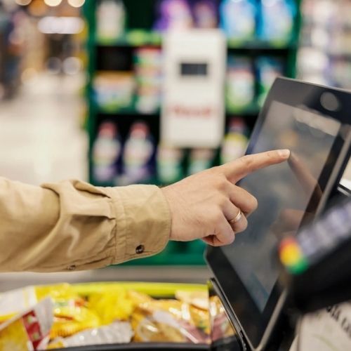 Będą kasy samoobsługowe i nowe promocje. Gigant na rynku zapowiada zmiany