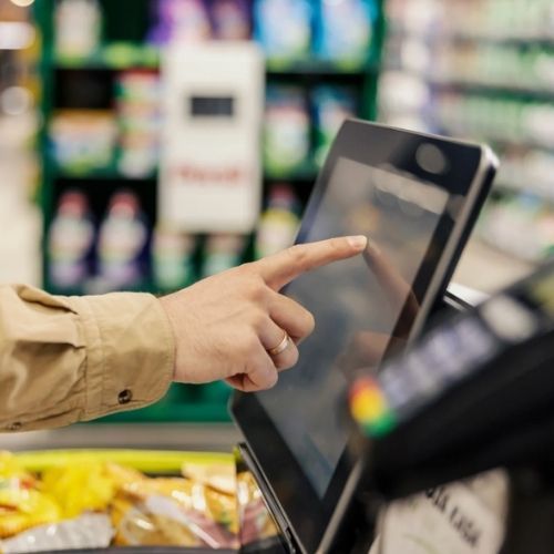 Biedronka: nowe zasady w kasach samoobsługowych. Sprawdź przed zakupami