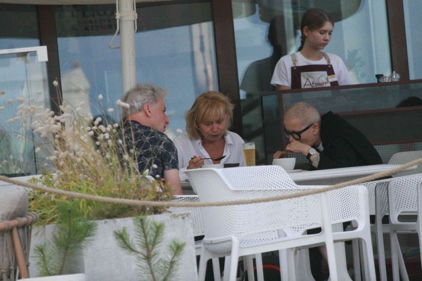 Przyłapaliśmy Katarzynę Żak. Naprawdę robiła to w restauracji