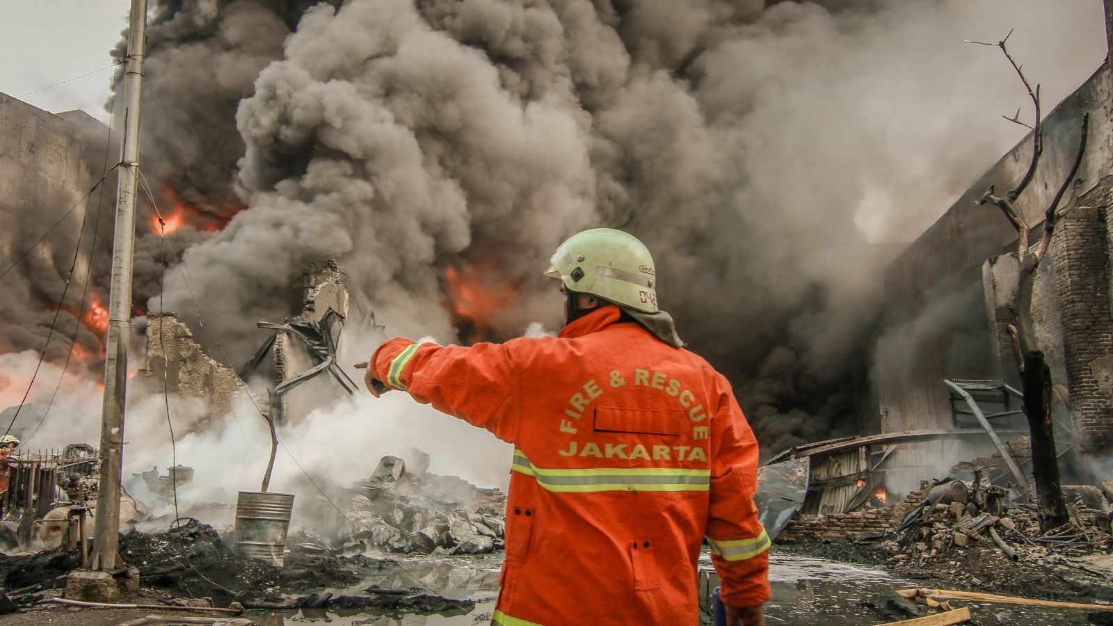 Pod gruzami i śniegiem zginęło 65 osób. Od największej katastrofy budowlanej w Polsce mija 20 lat