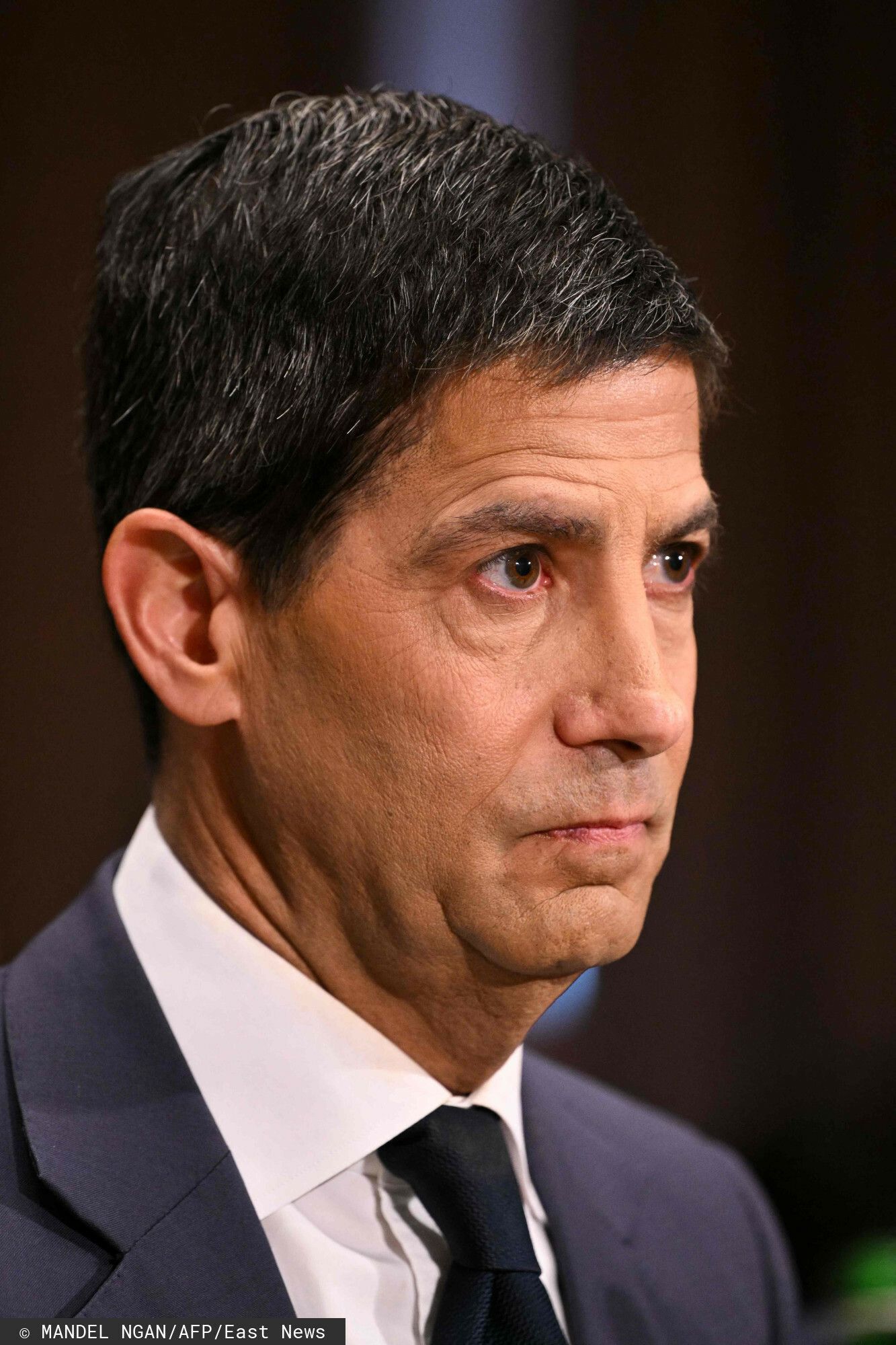 Kurs dolara mówi, że coś się święci. Spór o "marionetkę Trumpa" nabiera tempa