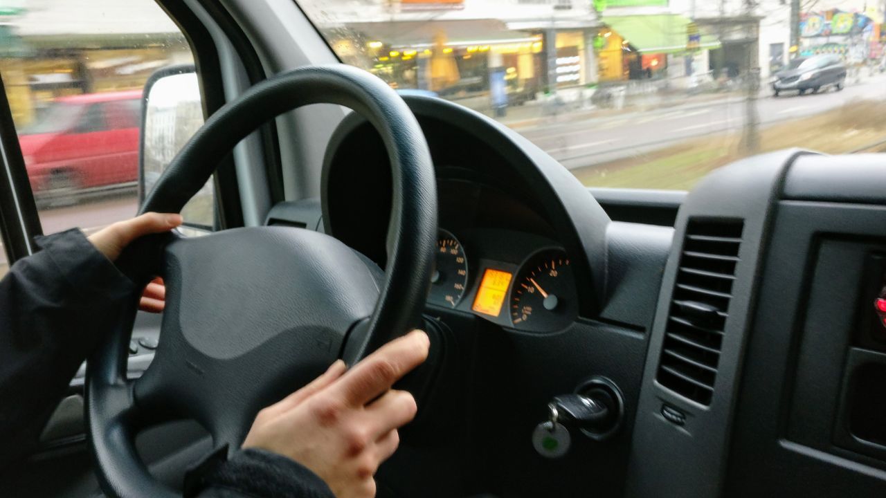 Masz auto? Zapłacisz 9610 złotych kary, jeśli zapomnisz o jednej, bardzo prostej rzeczy. Zmiany od nowego roku