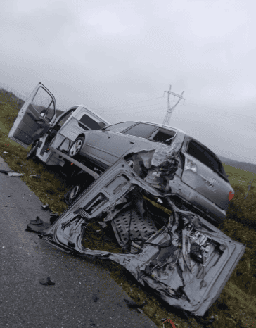 Była 6:40. Nie żyje jedna osoba, trzy są ranne. Aż 8 zastępów strażaków w akcji