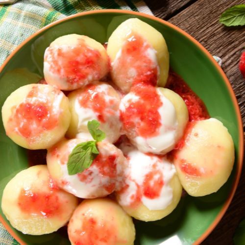 Knedle z truskawkami bez ziemniaków. Wychodzą mięciutkie jak chmurka