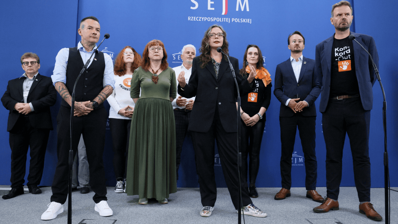 Popularny poseł KO nagle odszedł z klubu. Niespodziewana decyzja polityka