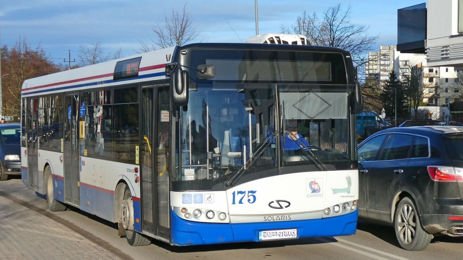 Nie tylko seniorzy. Te osoby nie muszą płacić za bilety w komunikacji, jeżdżą za darmo