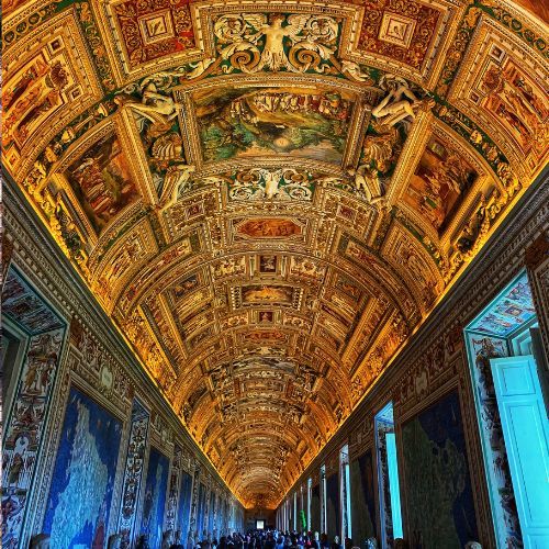 Ujawnili, co kardynałowie będą jeść podczas konklawe. Trudno o zaskoczenie