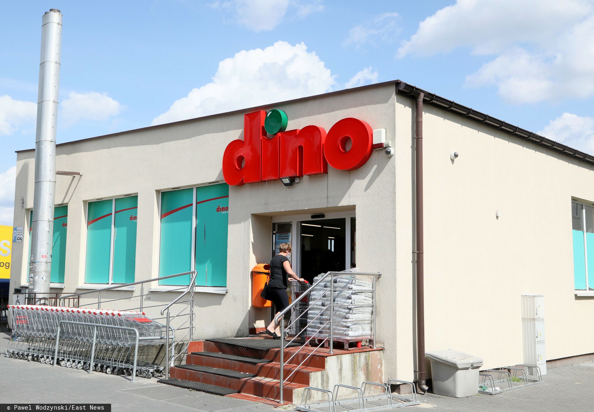 Wstrząs w Dino. Interweniuje ministerstwo, ruszają kontrole PIP