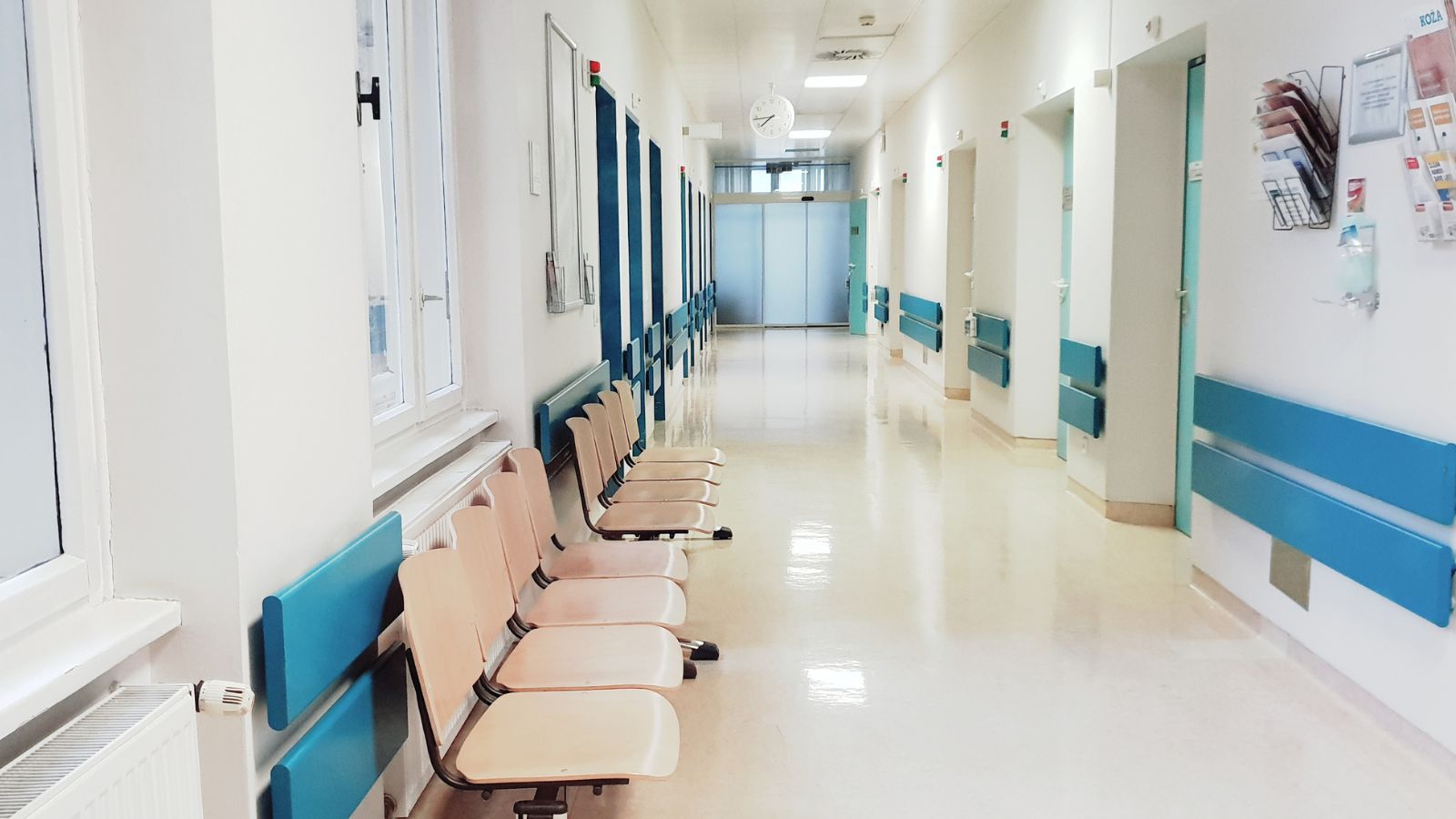 NFZ znów tnie i wprowadza limity w placówkach. Na te badania zapisy już wstrzymano