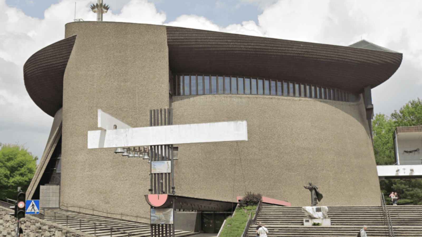 Kościół Matki Bożej Królowej Polski w Nowej Hucie