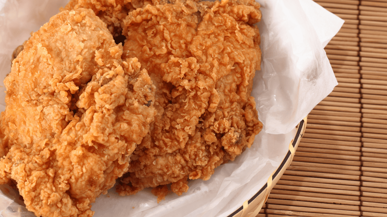 Skąd pochodzą piersi z kurczaka z Biedronki? Sprawdzamy jakość i bezpieczeństwo