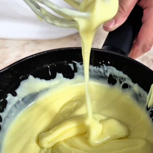 Domowe wafelki z kremem. Nie ma lepszego deseru do kawy