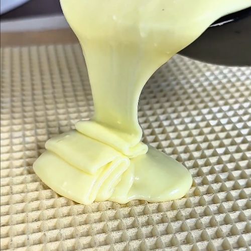Domowe wafelki z kremem. Nie ma lepszego deseru do kawy