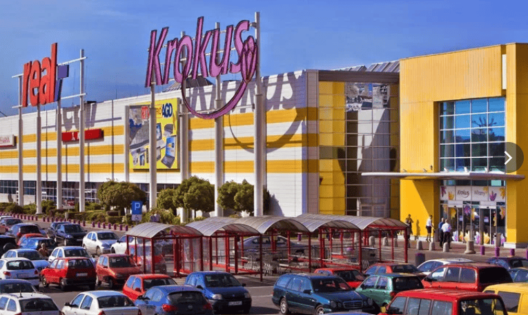 Zburzą jedno z najstarszych centrów handlowych. Polacy robili tu zakupy od prawie 30 lat