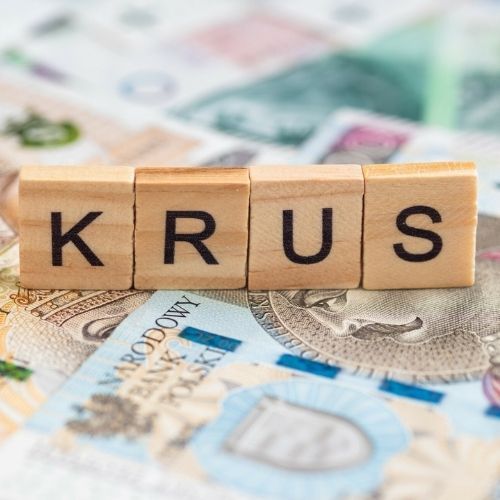 Emerytura po 30 latach pracy na roli. Tyle co miesiąc wypłaci KRUS