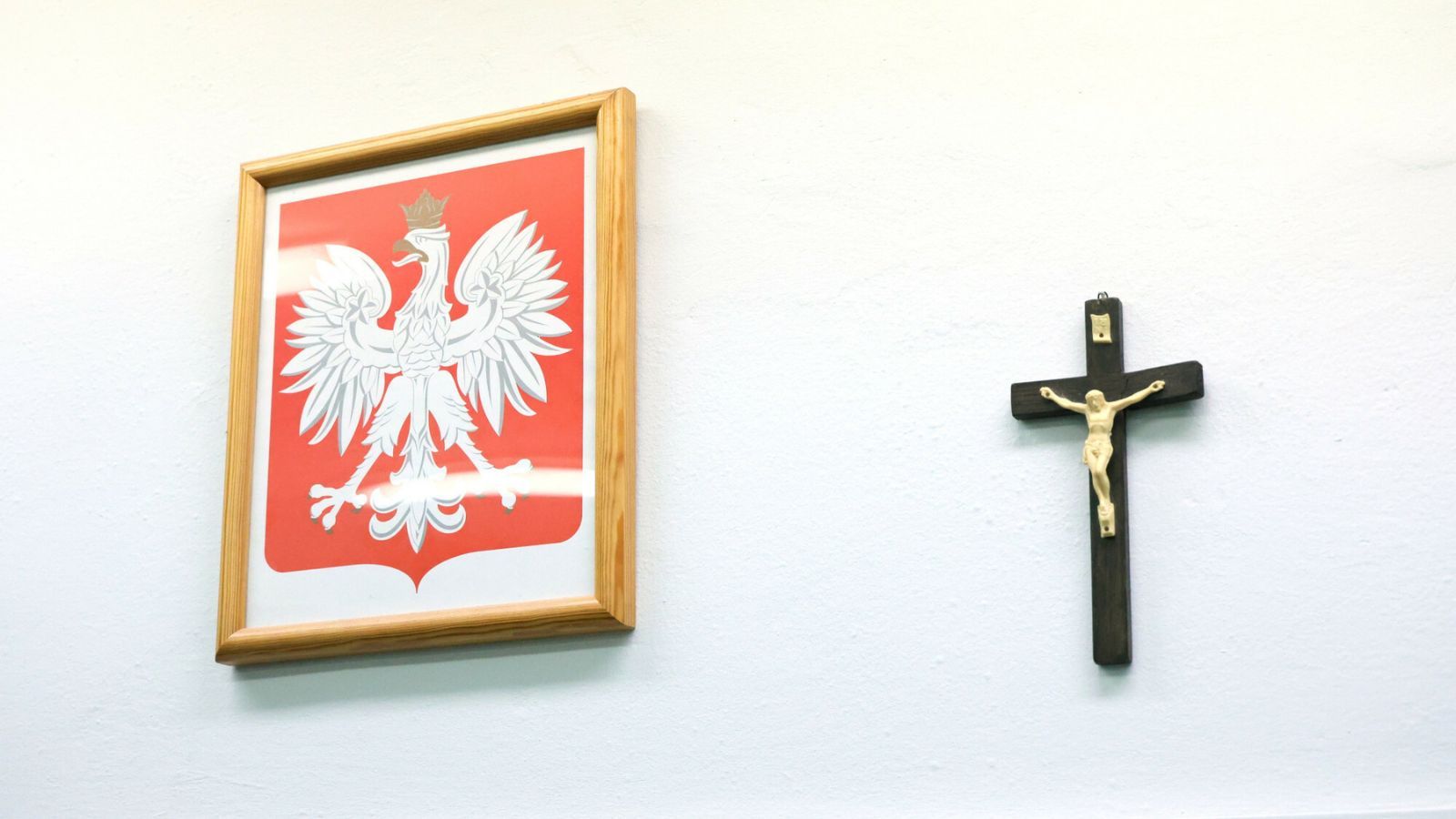 Ile zarabia katecheta w szkole? Wysokość pensji nauczycieli religii potrafi zaskoczyć