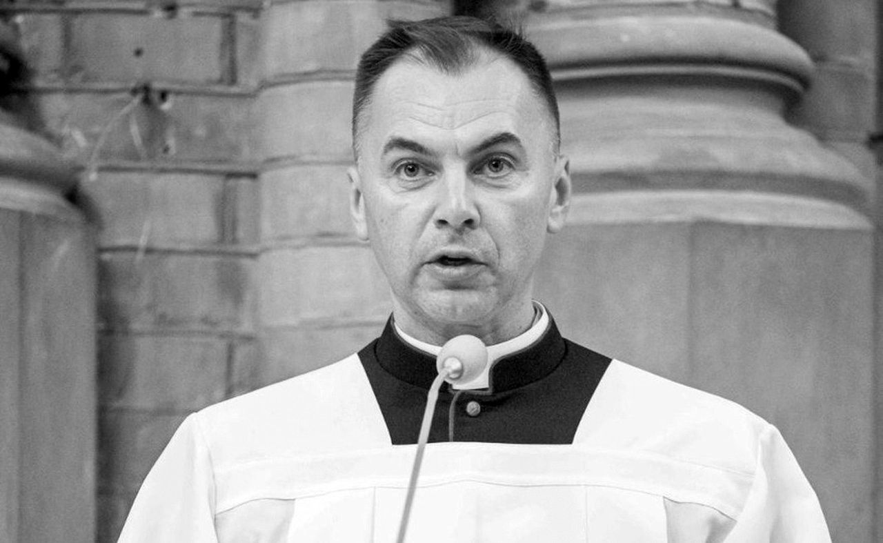 Tragiczna śmierć na torach! Nie żyje ksiądz skandalista Andrzej Dębski