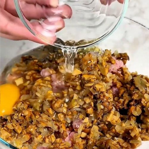 Przepis na kotlety mielone z kurkami. Moja rodzina je uwielbia