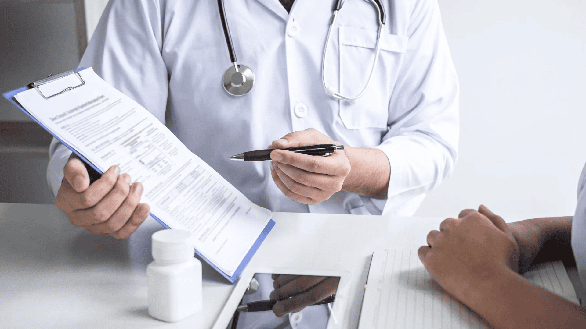 Częste L4 może skończyć się utratą pracy. Pracodawca ma prawo wypowiedzieć umowę