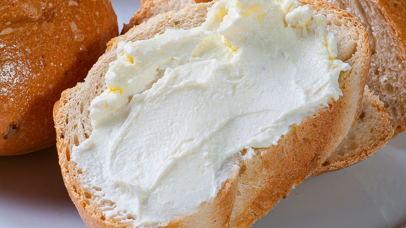 Labneh zamiast masła, zdrowy zamiennik