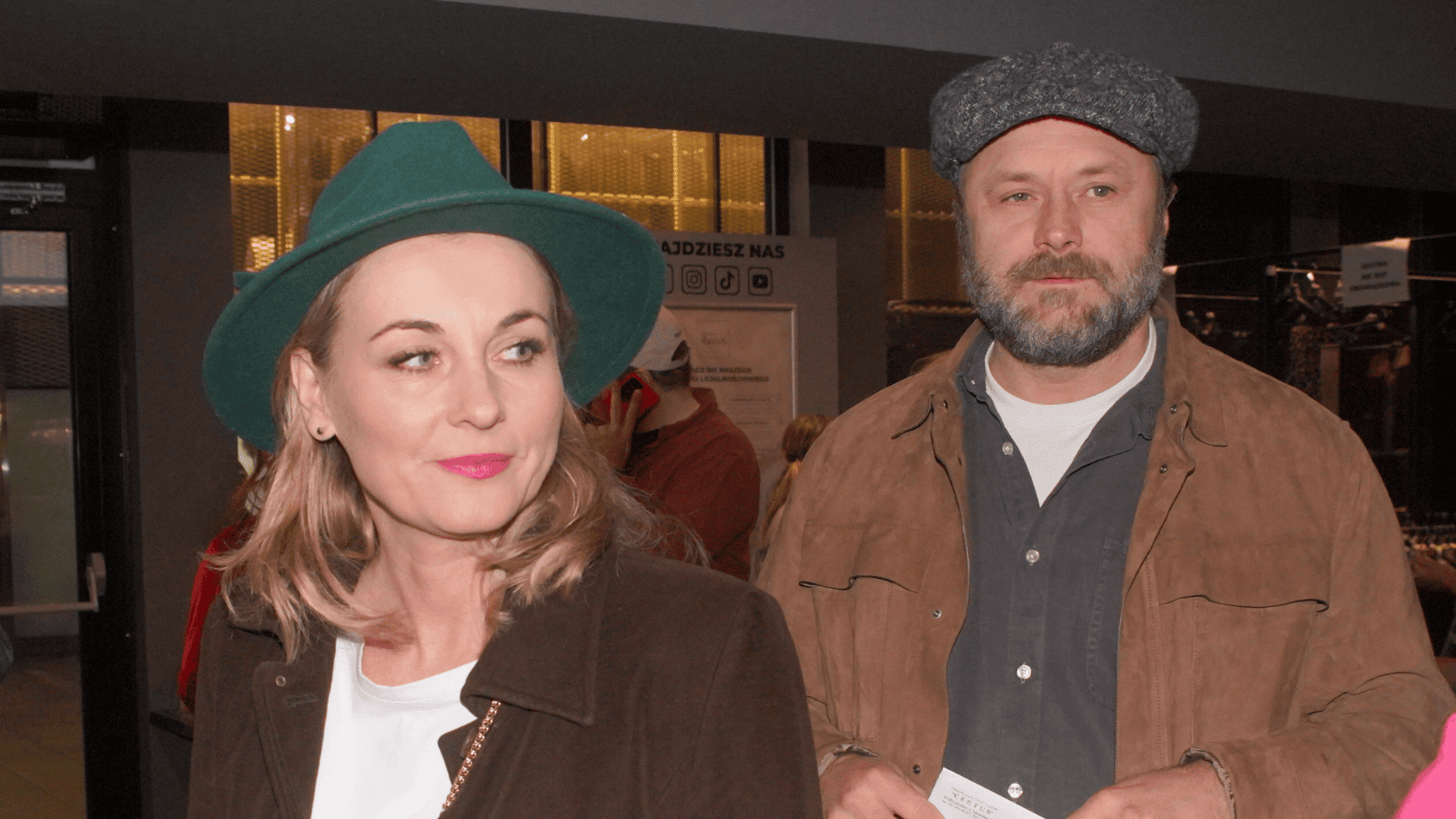 Ledwo co po 20 latach rozstał się z mamą swoich dzieci, a tu takie wieści. Gwiazdor TVN "przyłapany"