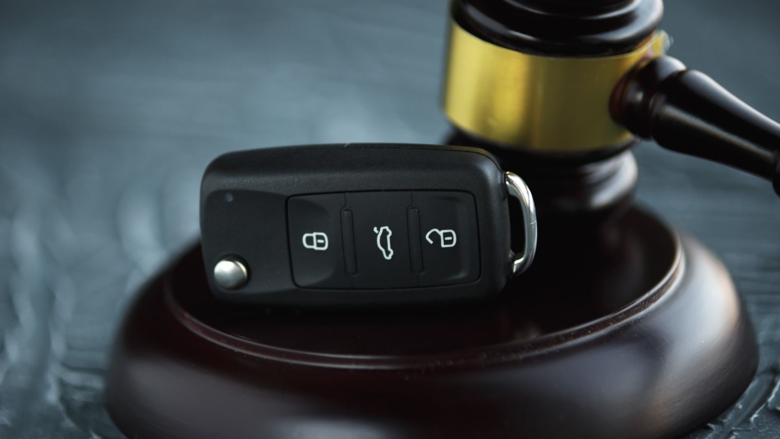 Licytacja samochodu od skarbówki. W ofercie pojazdy za mniej niż tysiąc złotych