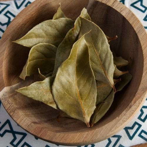 Weź kilka liści do ręki i wrzuć do odkurzacza. Od razu czuć efekt