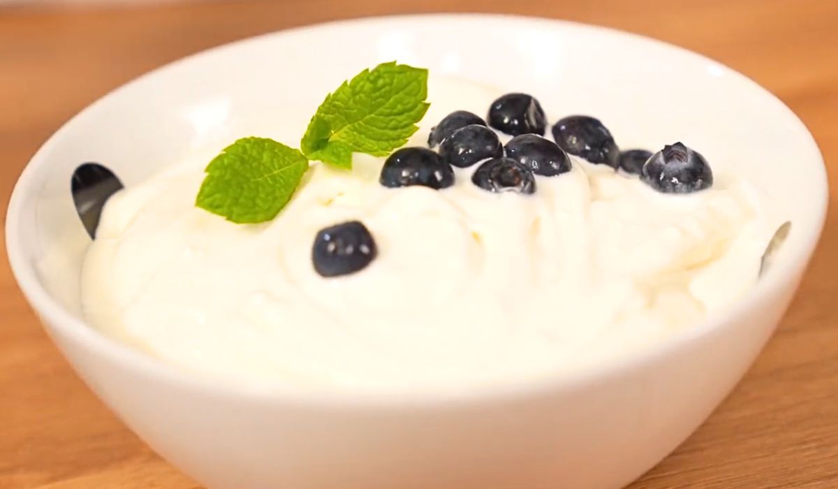 lody śmietankowe z borówkami