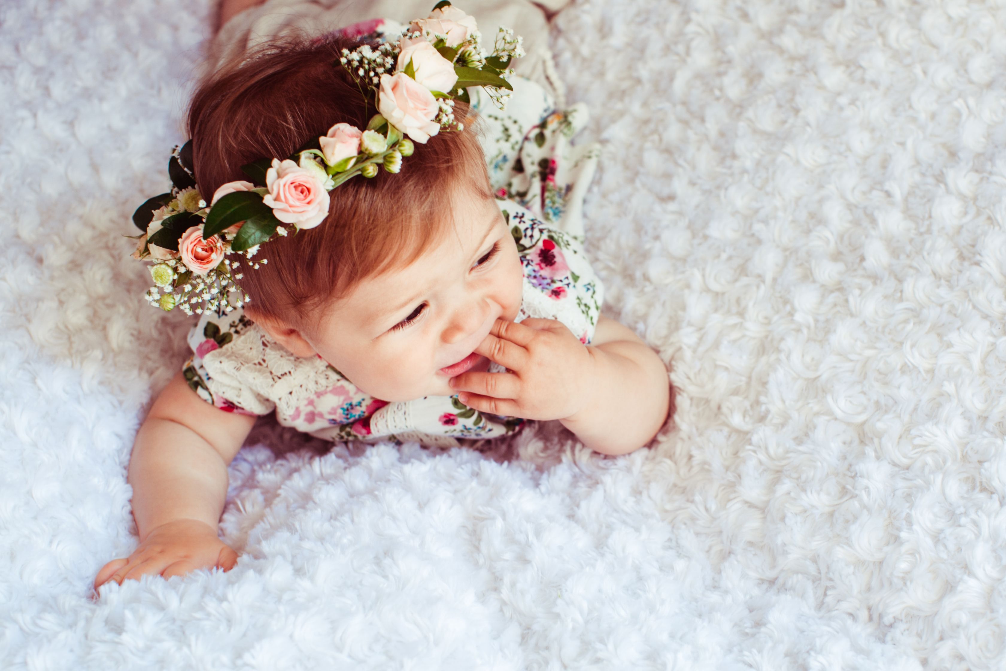 look-from-charming-little-girl-lying-fluffy-blanket-basket.jpg